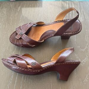 Born Brown Leather Slingback Wedge Heels Sandals Flower Details Women’s Size 9M